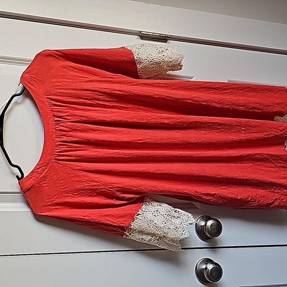 Umgee Linen and Cotton Blend Dress With Crochet Lace Detailing In Women's Small - Picture 6 of 10